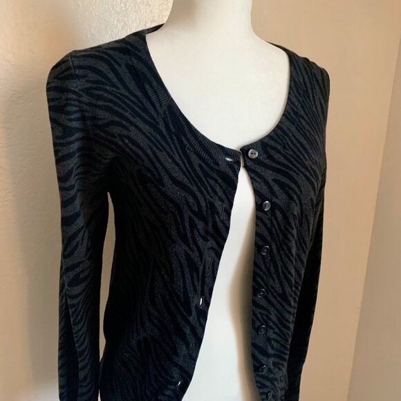 GAP Grey and Black Zebra Animal Print Buttoned Cardigan M - Picture 6 of 9